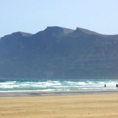 Famara Surf Wifi公寓 外观 照片