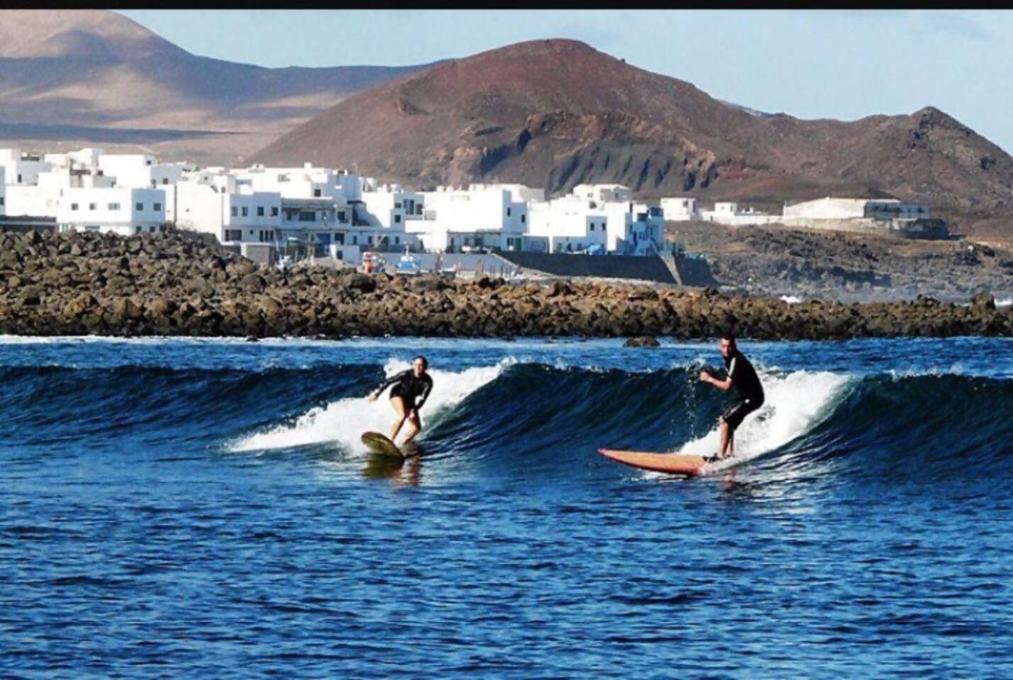 Famara Surf Wifi公寓 外观 照片